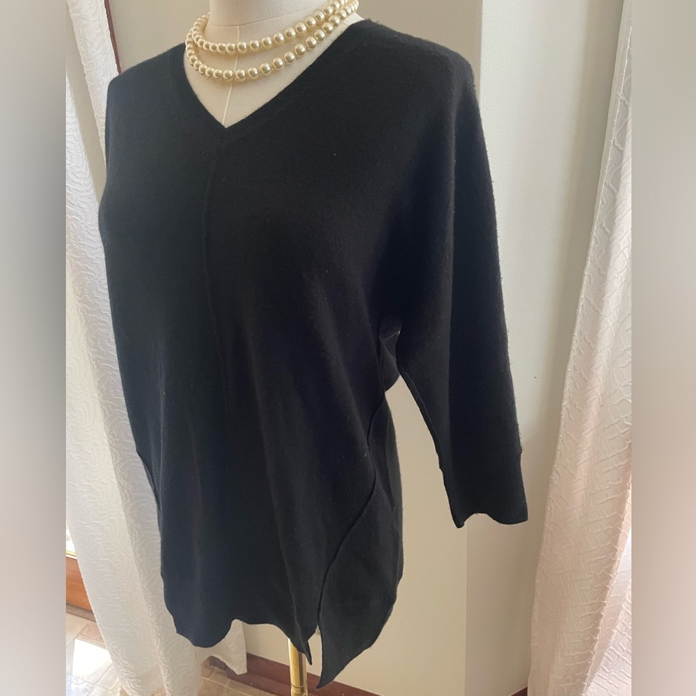 Nordstrom Collection Black V-Neck Sweater CASHMERE XS Fits generously - Picture 3 of 5